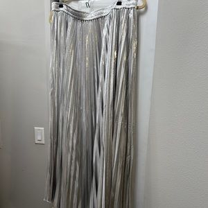 Michael Kors, Elegant Silver Pleated Skirt XL NWOT